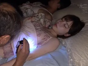91 Anh chàng có "cậu nhỏ" to tình cờ gặp một nữ tiếp viên hàng không ngực D và quan hệ với cô ấy cho đến khi cô ấy xuất tinh! Tệp tin gốc bị tràn ra...
