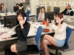 Em gái kế muốn cởi đồ và thổi kèn cho tôi trong rừng