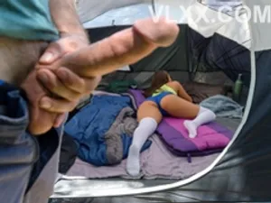 Chịch một em hổ trắng mặc đồ thể thao trong khách sạn