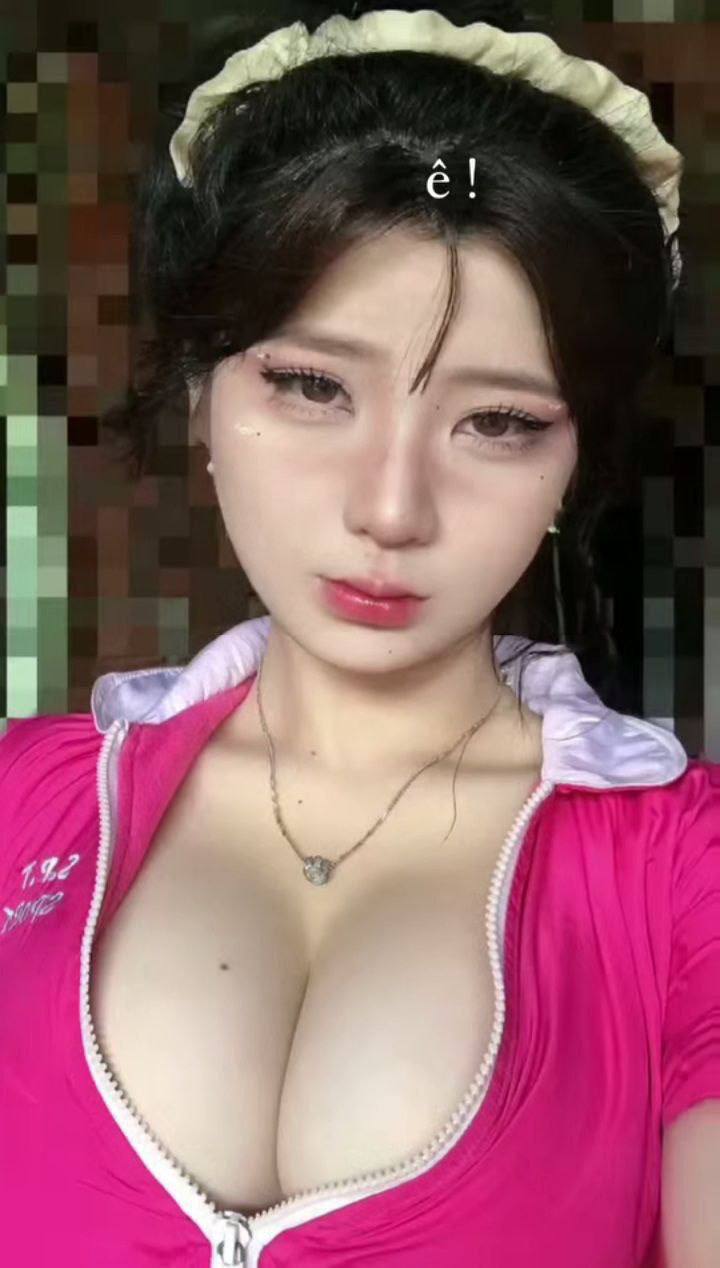 Em thư ký chiều tình tiền bối mọi lúc mọi nơi